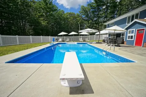 10 Folly Brook Terrace Kingston NH 03848