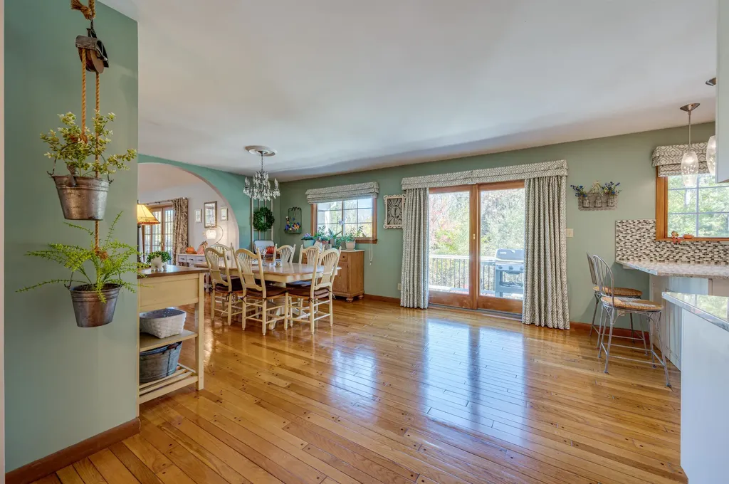 7 Eastman Loop Unity NH 03773