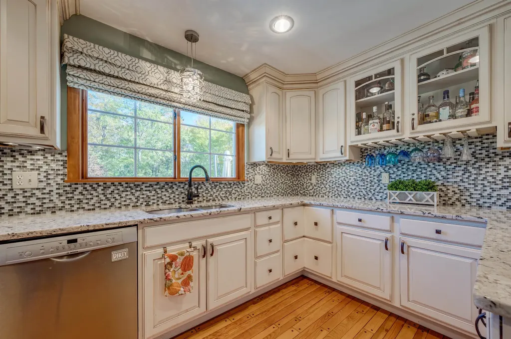 7 Eastman Loop Unity NH 03773