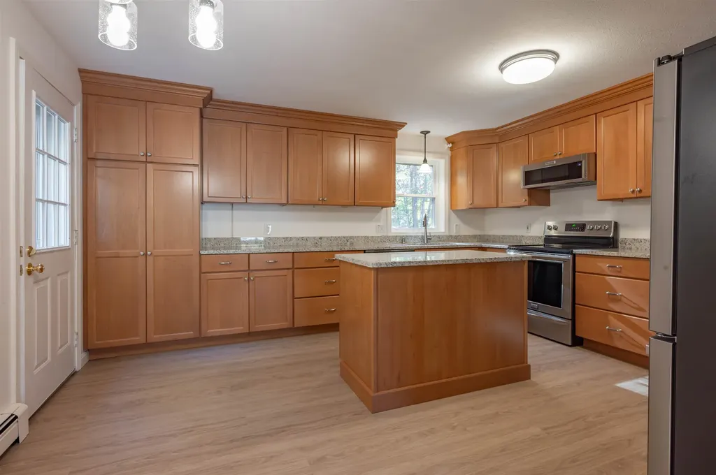 562 Third Range Road Pembroke NH 03275