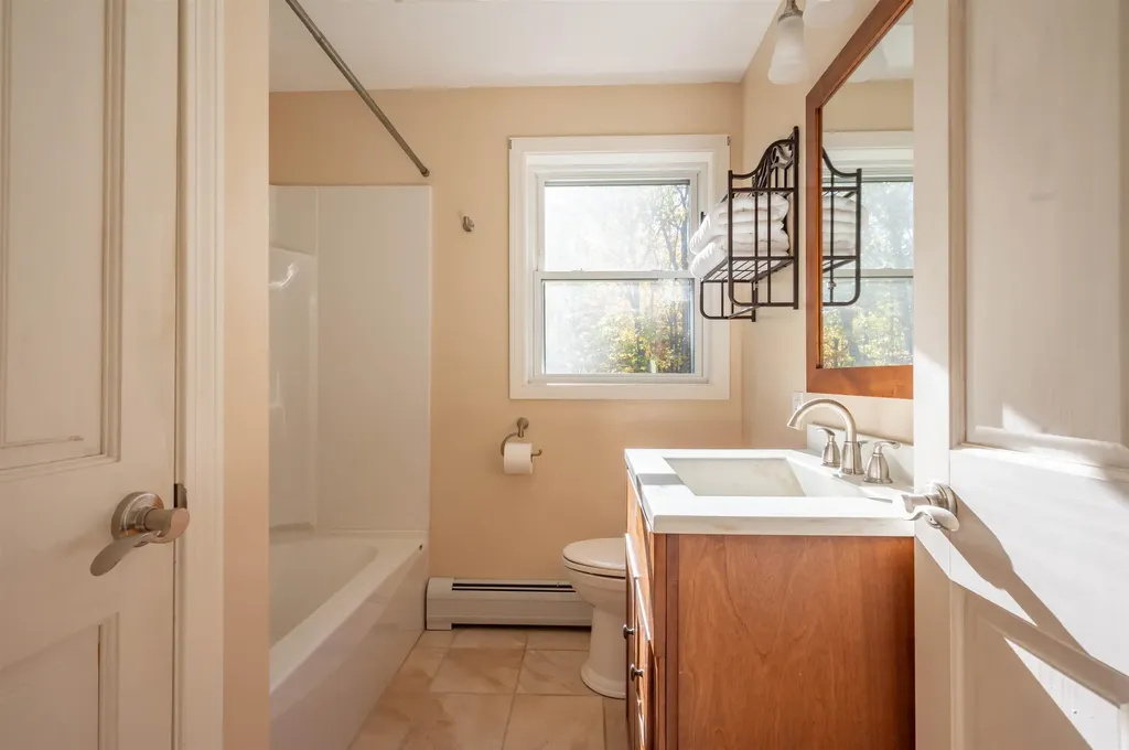 562 Third Range Road Pembroke NH 03275