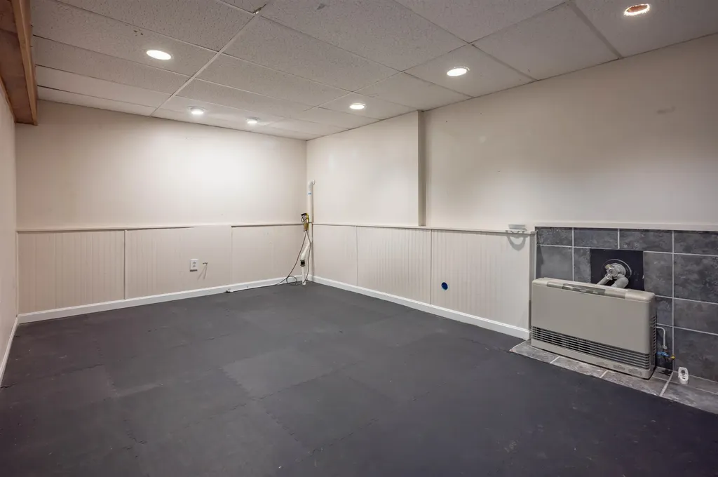 562 Third Range Road Pembroke NH 03275