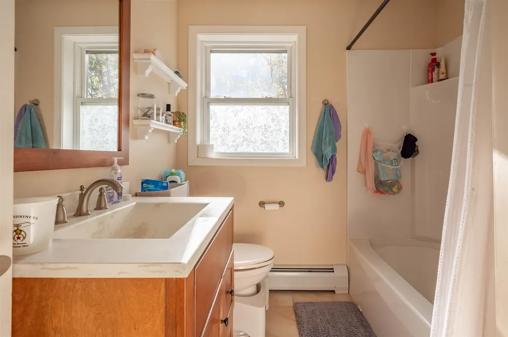 562 Third Range Road Pembroke NH 03275