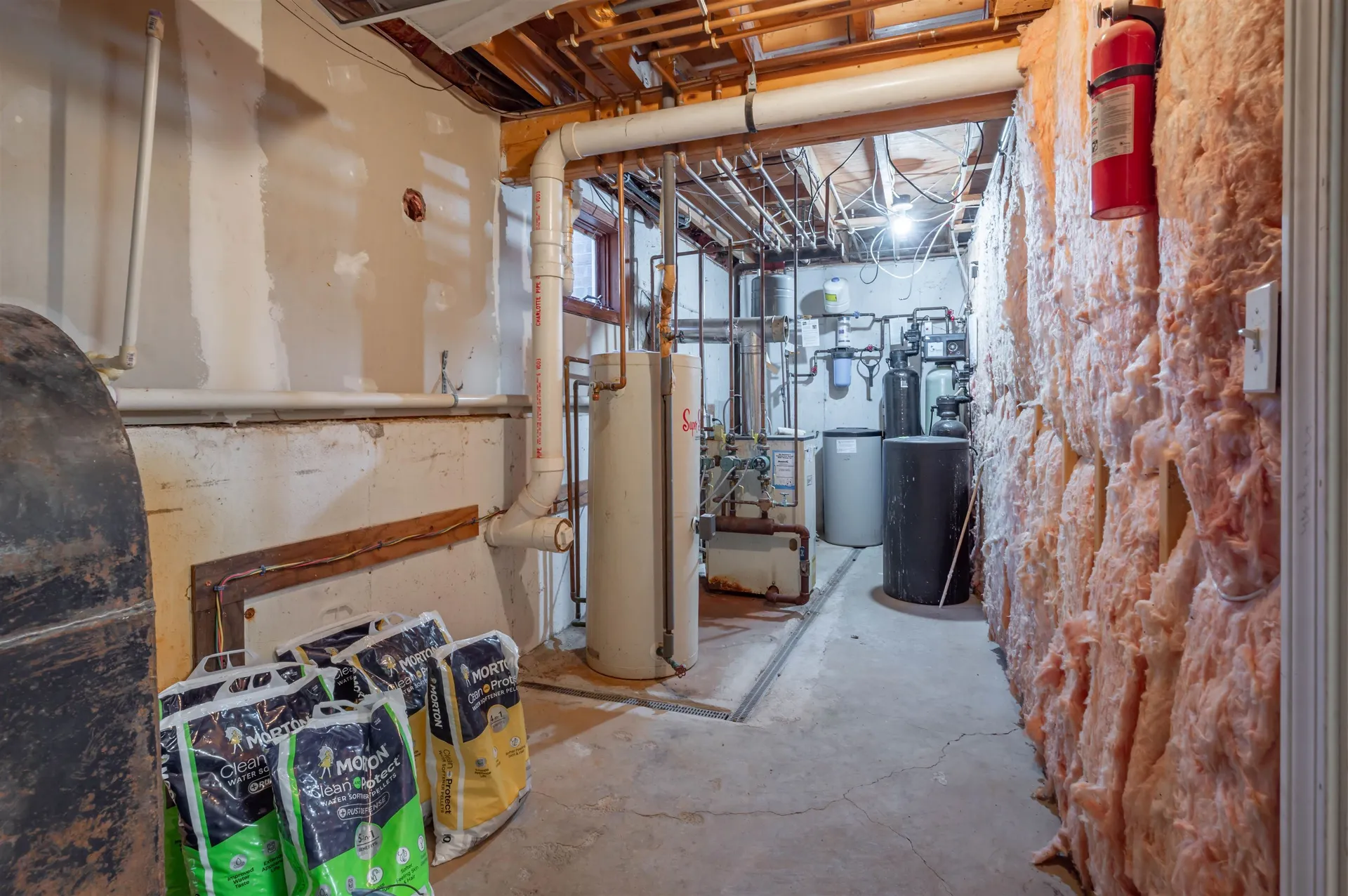 562 Third Range Road Pembroke NH 03275