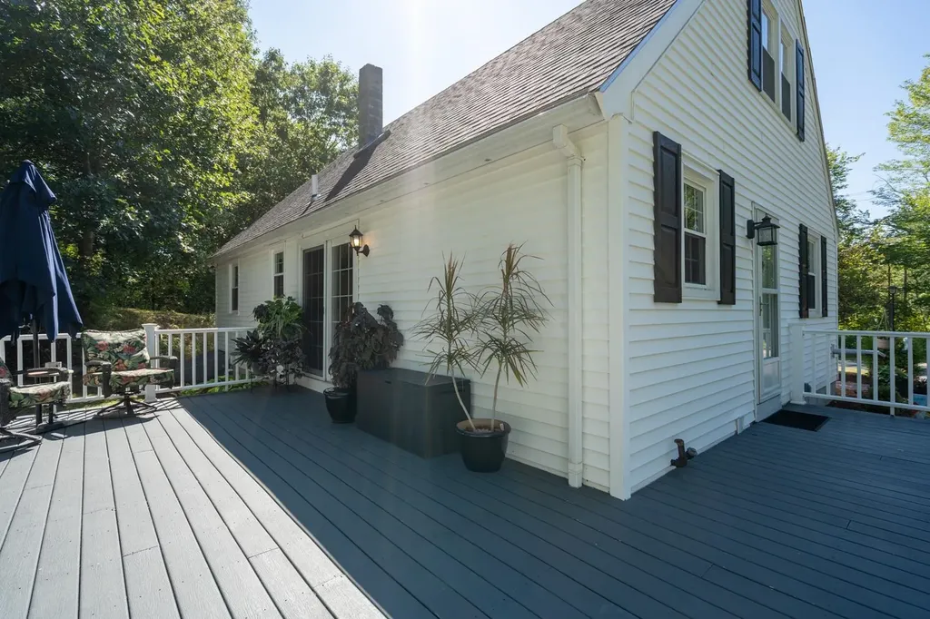 36 Angell Road Lee NH 03861