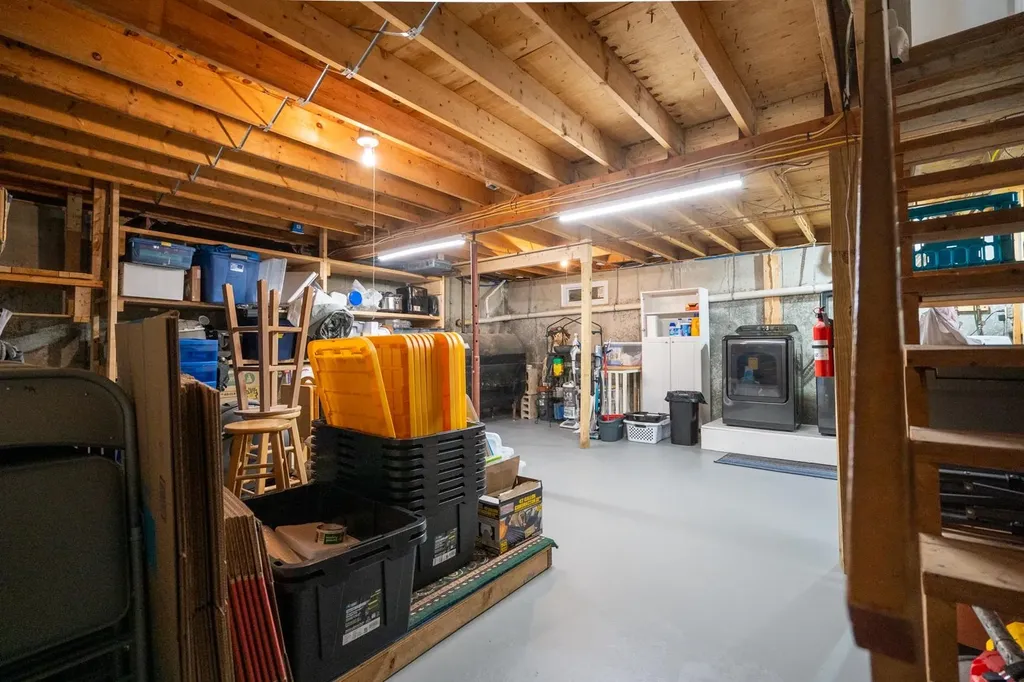 36 Angell Road Lee NH 03861