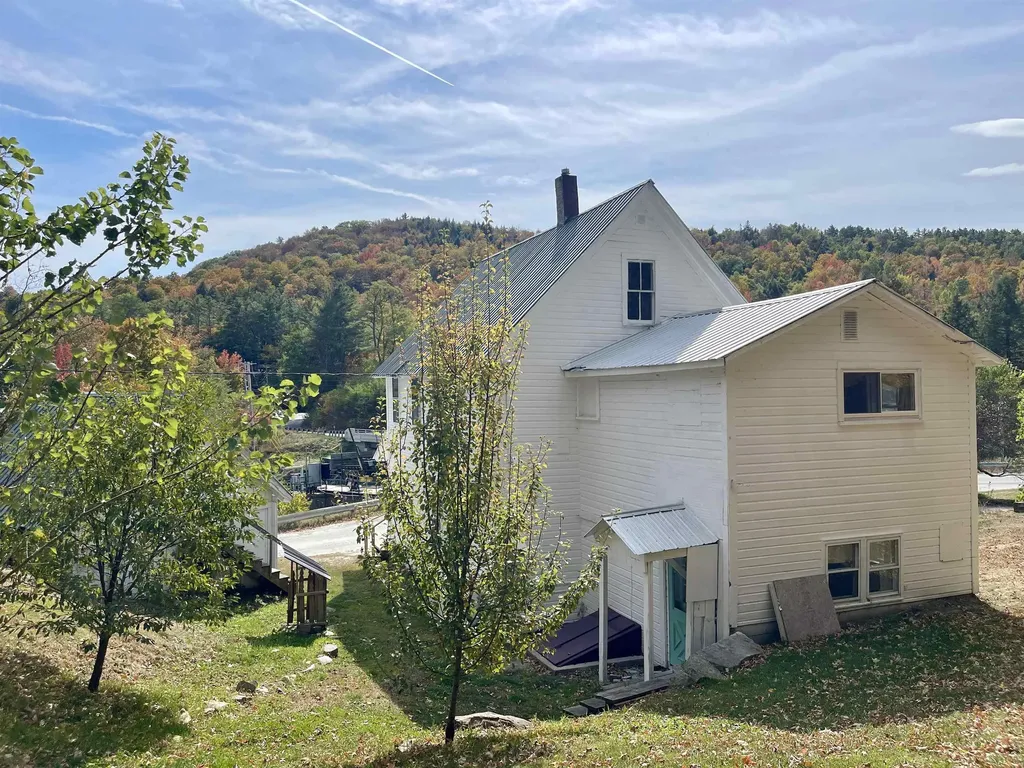 1204 Whitelaw Road Wells River VT 05081