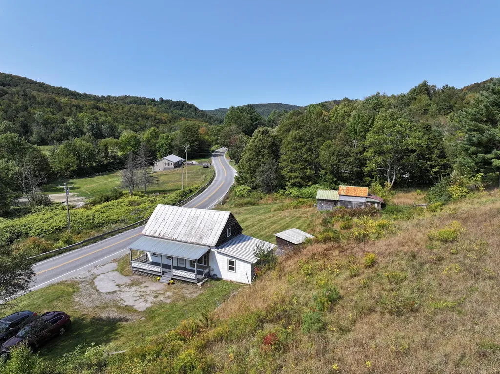 192 Vt Route 25 Topsham VT 05886