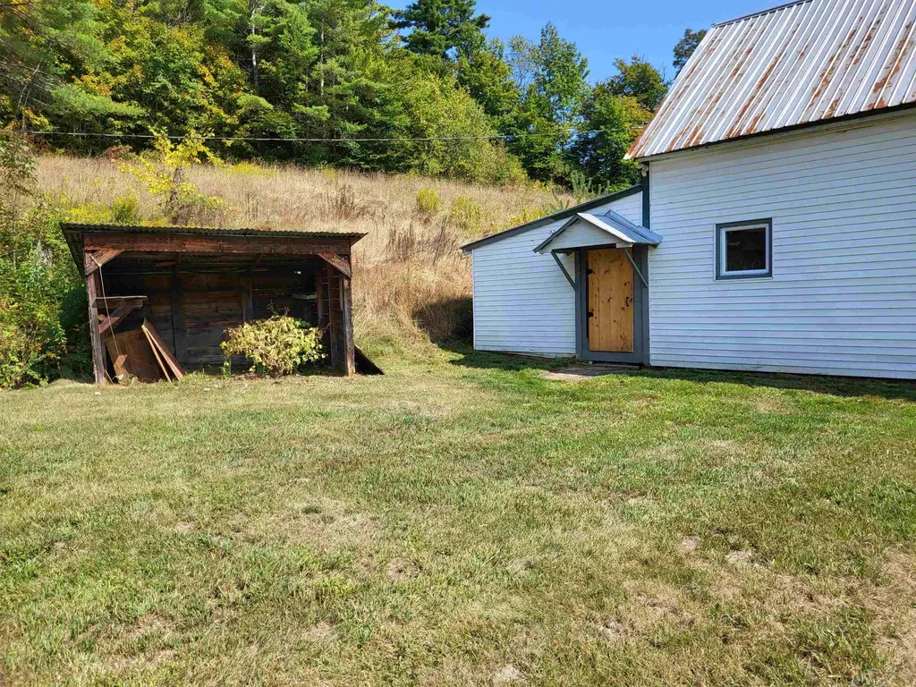 192 Vt Route 25 Topsham VT 05886