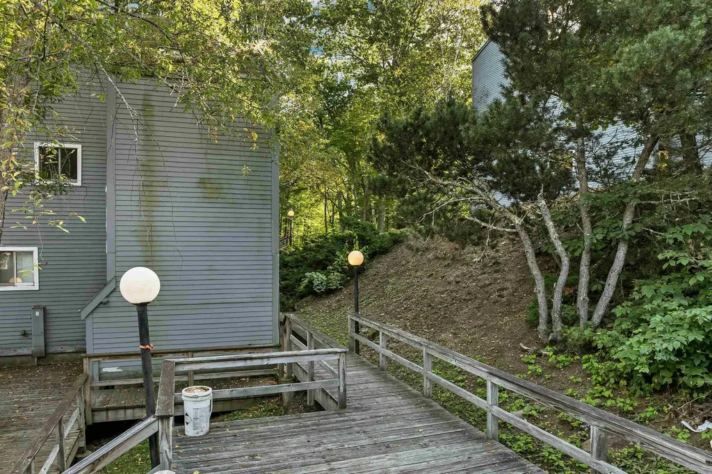 18 Condo Road Campton NH 03223