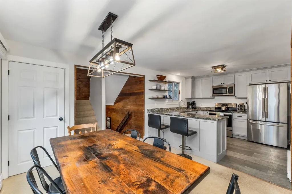 18 Condo Road Campton NH 03223