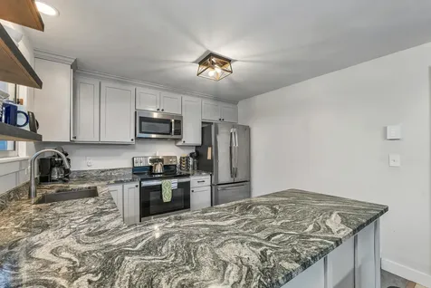 18 Condo Road Campton NH 03223