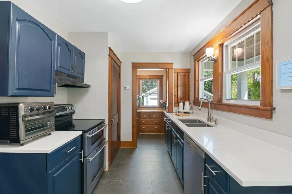 155 Oak Grove Avenue Brattleboro VT 05301