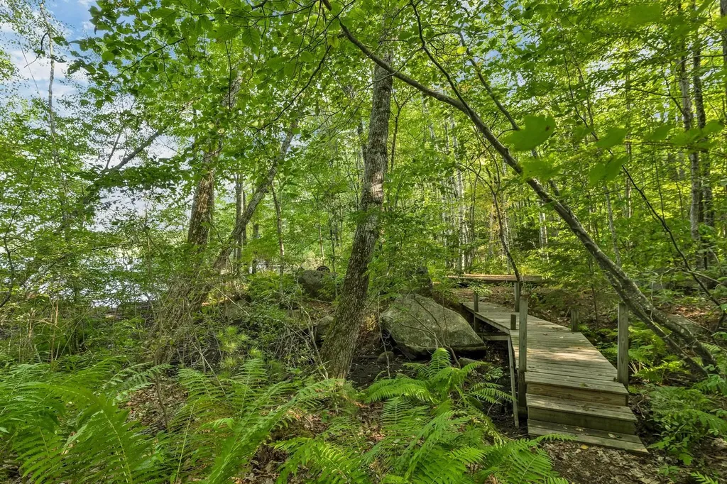 46 Laurel Island Lane Holderness NH 03245