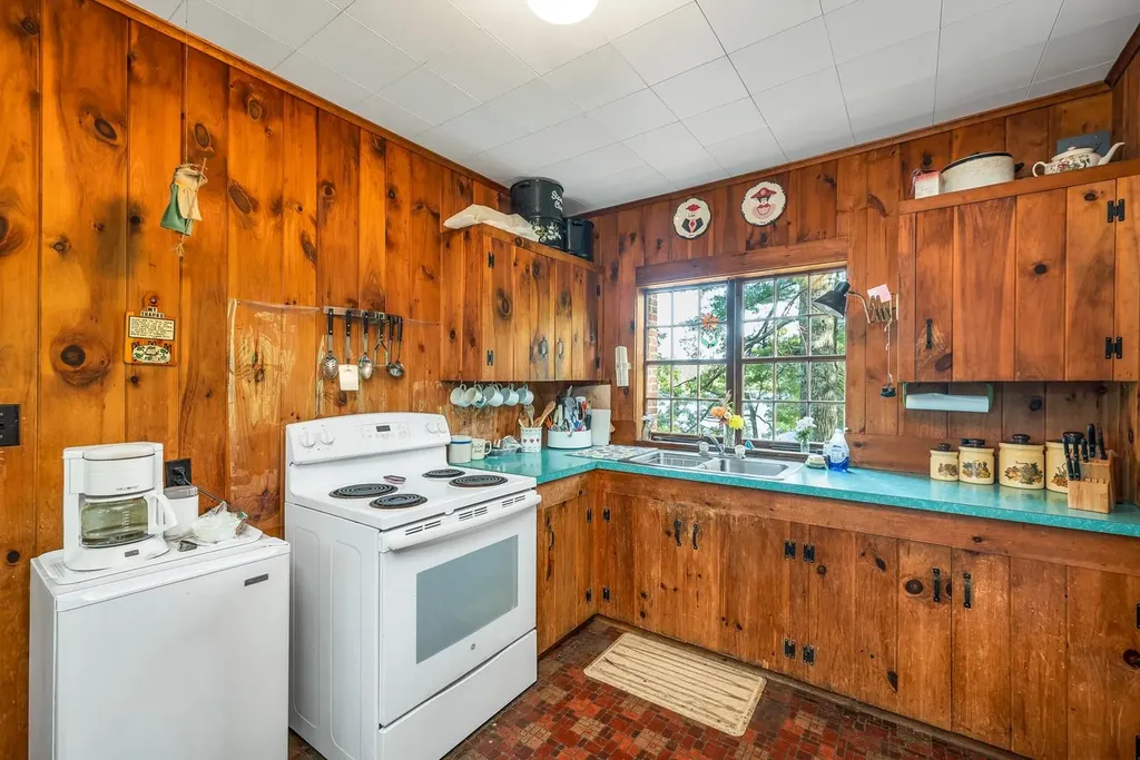 46 Laurel Island Lane Holderness NH 03245