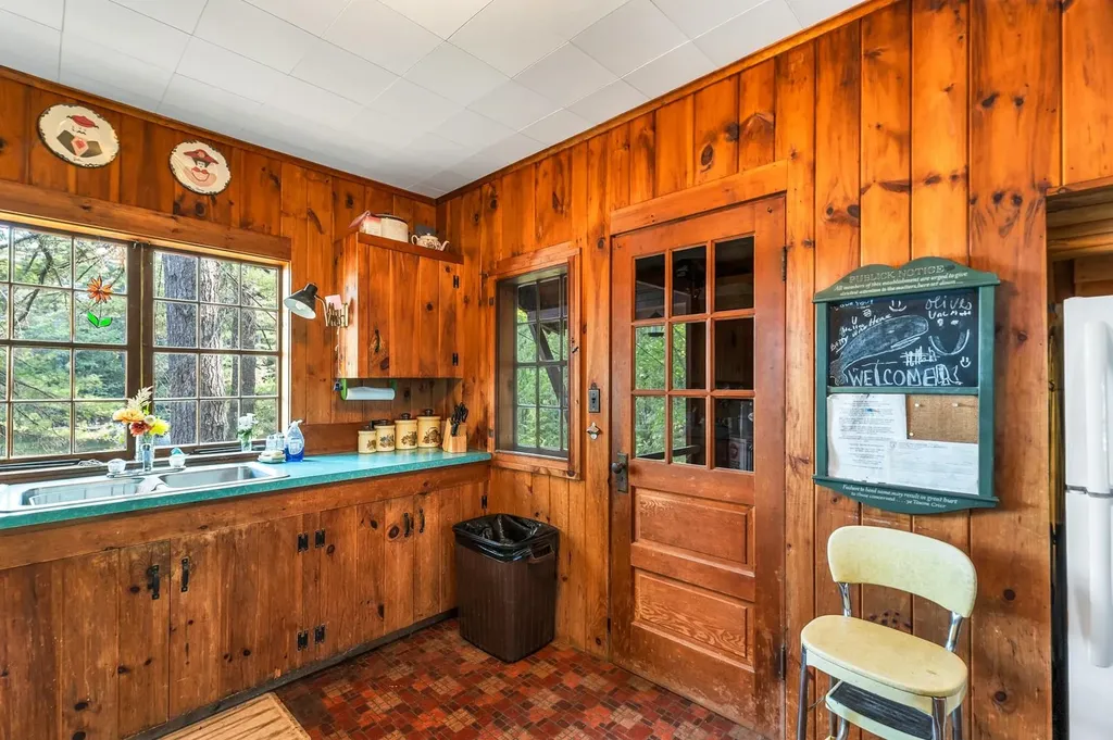 46 Laurel Island Lane Holderness NH 03245