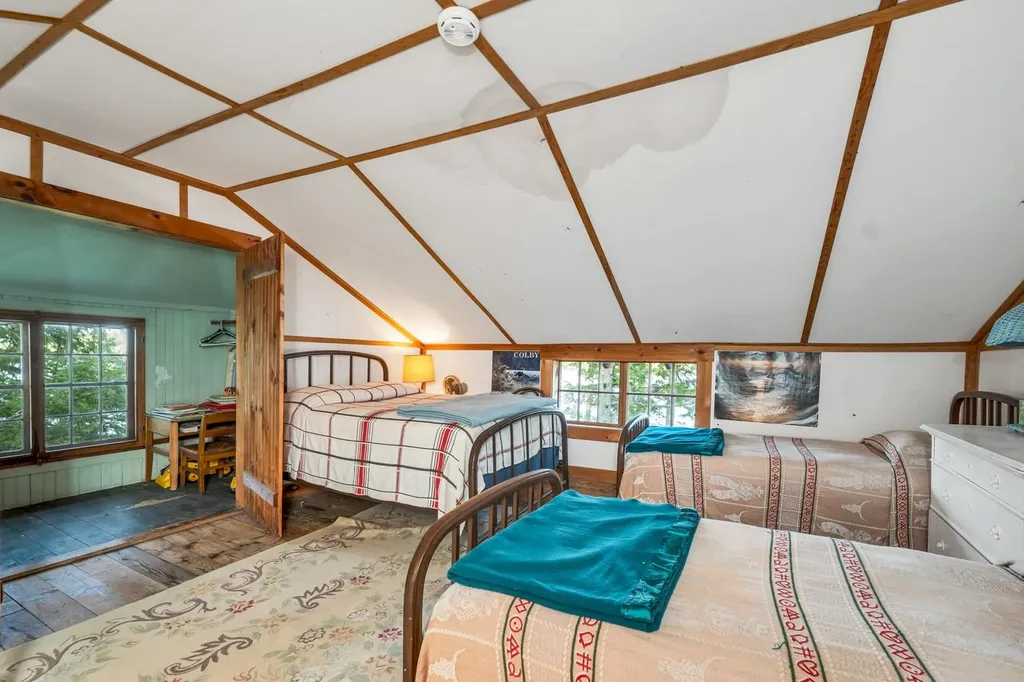 46 Laurel Island Lane Holderness NH 03245