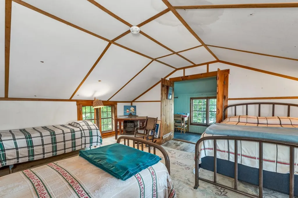 46 Laurel Island Lane Holderness NH 03245