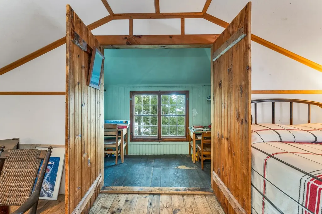 46 Laurel Island Lane Holderness NH 03245