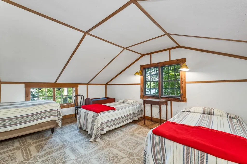 46 Laurel Island Lane Holderness NH 03245