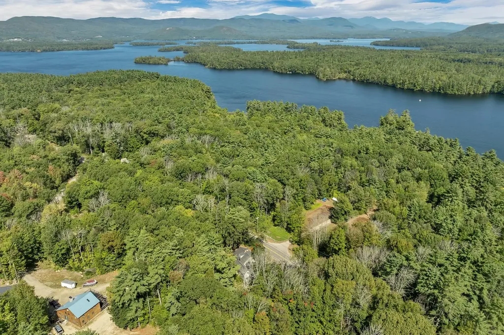 46 Laurel Island Lane Holderness NH 03245