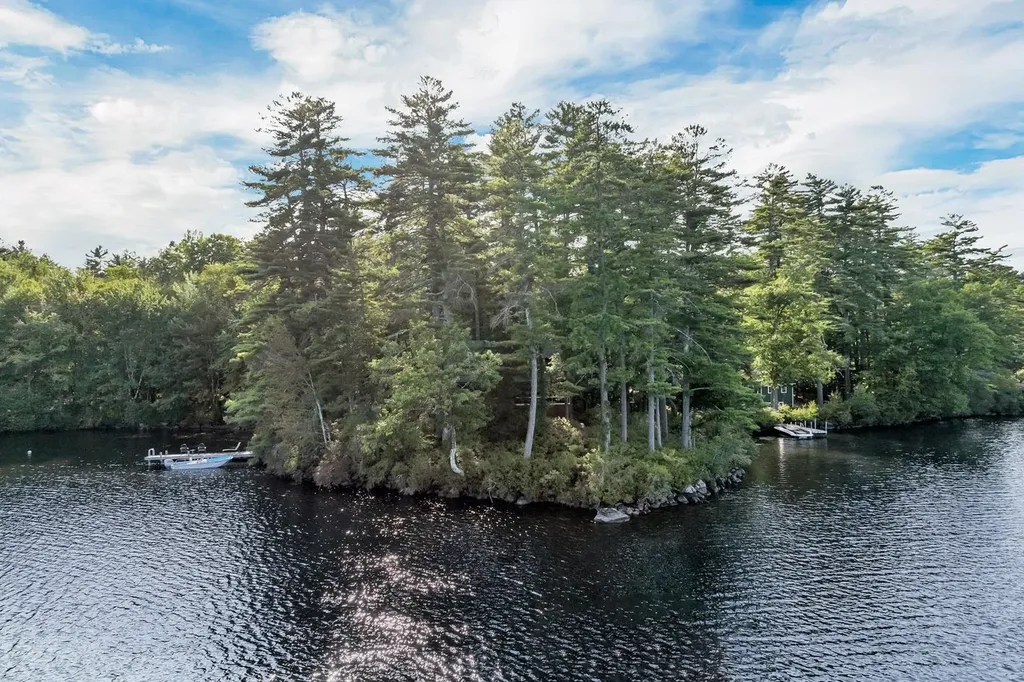 46 Laurel Island Lane Holderness NH 03245