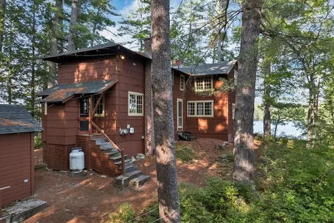 46 Laurel Island Lane Holderness NH 03245