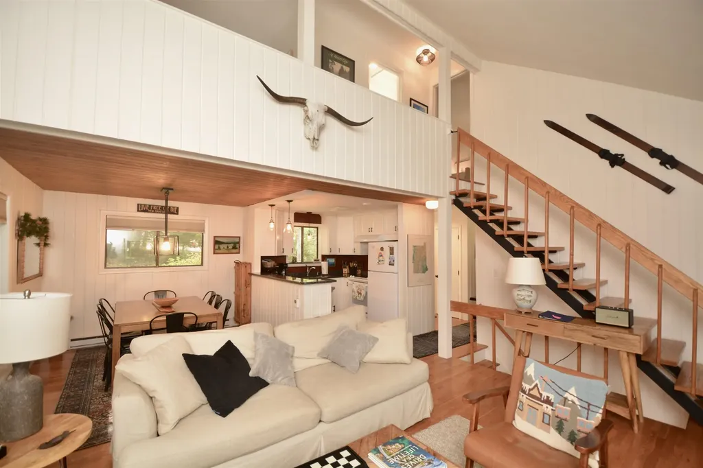 40 Troon Drive Grantham NH 03753