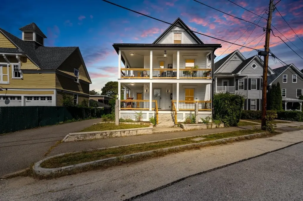 26 Reservoir Avenue Manchester NH 03104