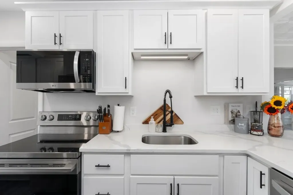 26 Reservoir Avenue Manchester NH 03104