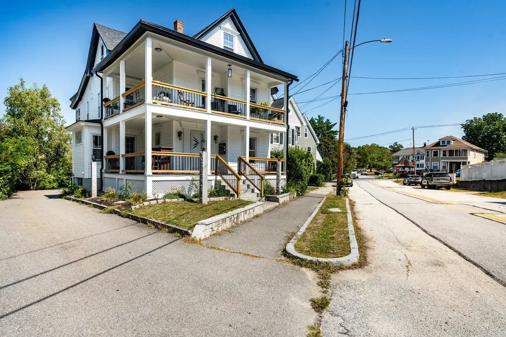 26 Reservoir Avenue Manchester NH 03104