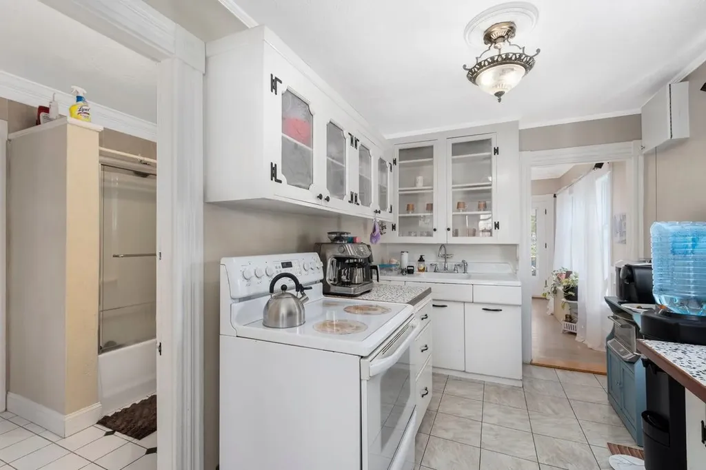 26 Reservoir Avenue Manchester NH 03104