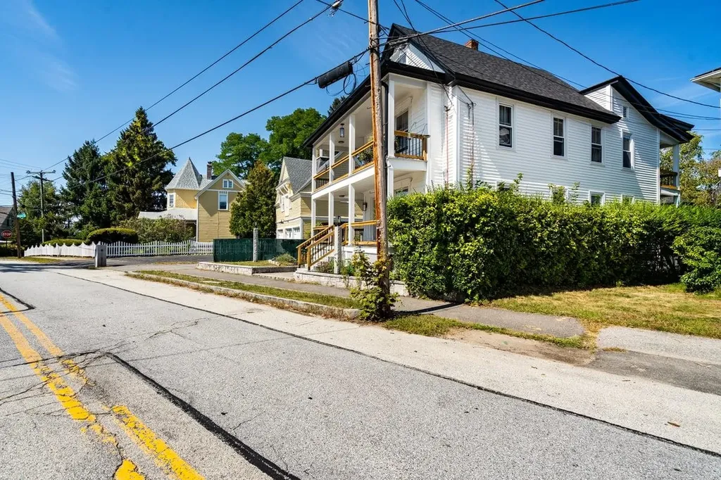 26 Reservoir Avenue Manchester NH 03104