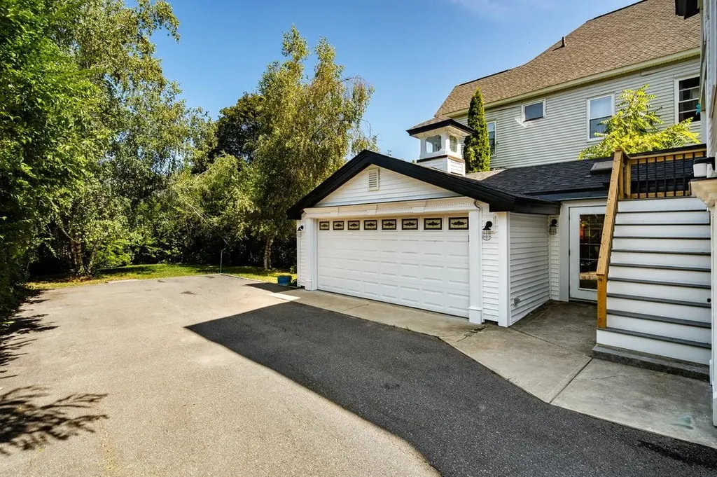 26 Reservoir Avenue Manchester NH 03104