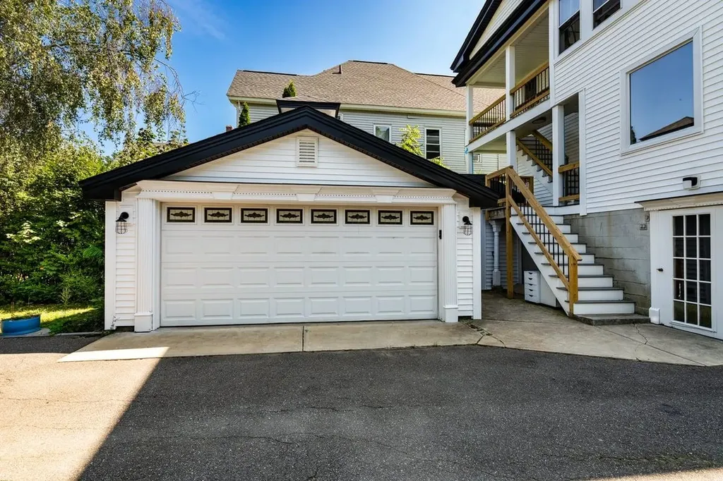 26 Reservoir Avenue Manchester NH 03104