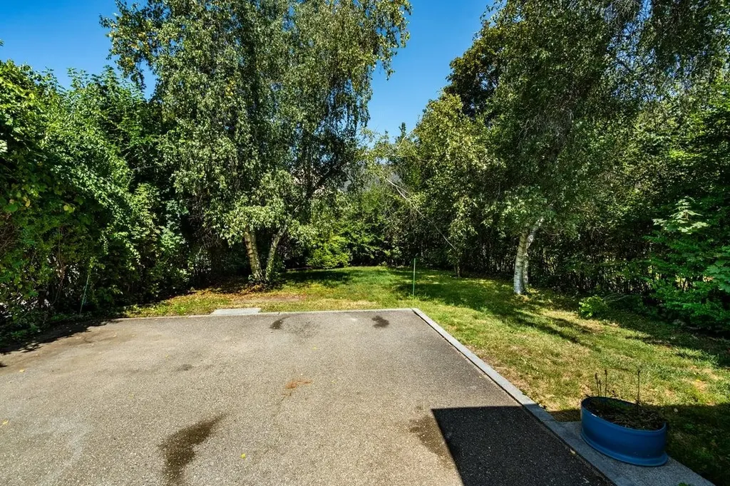 26 Reservoir Avenue Manchester NH 03104