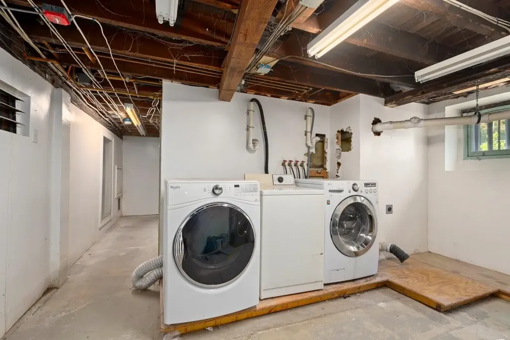 26 Reservoir Avenue Manchester NH 03104