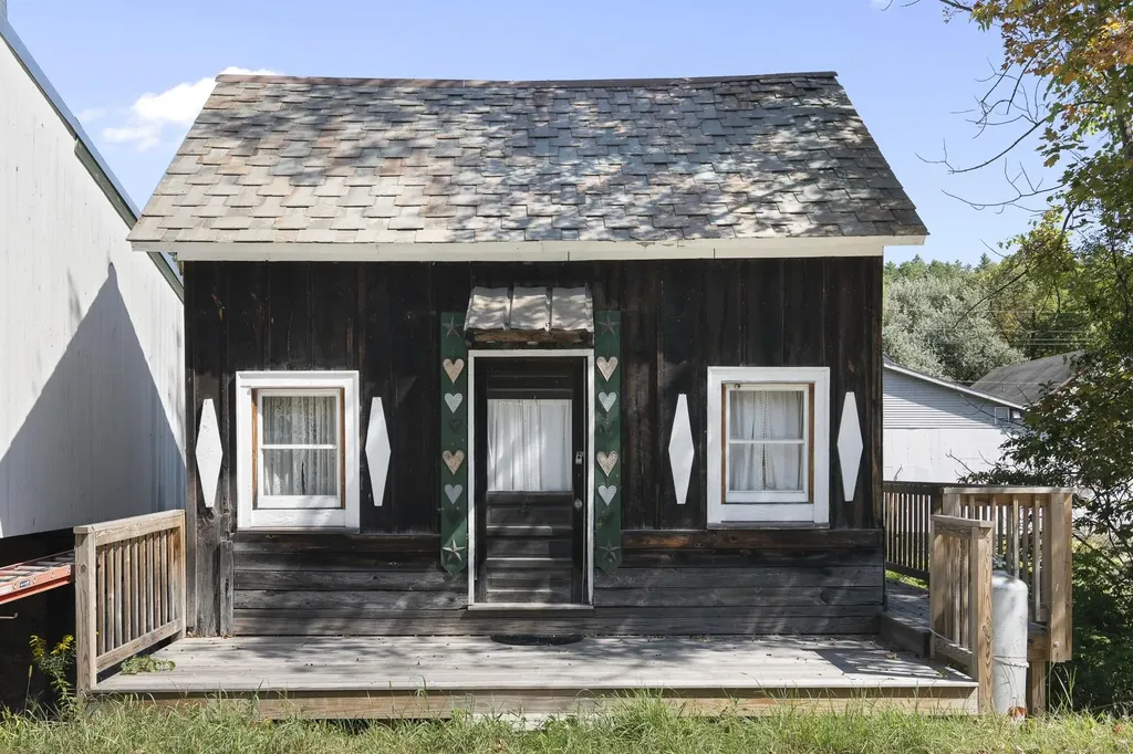 33 West River Street Londonderry VT 05155