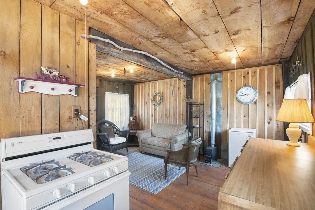 33 West River Street Londonderry VT 05155