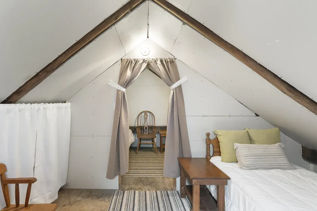 33 West River Street Londonderry VT 05155