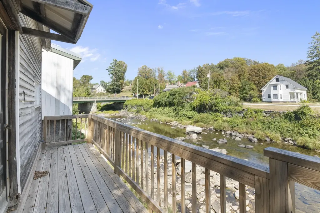 33 West River Street Londonderry VT 05155