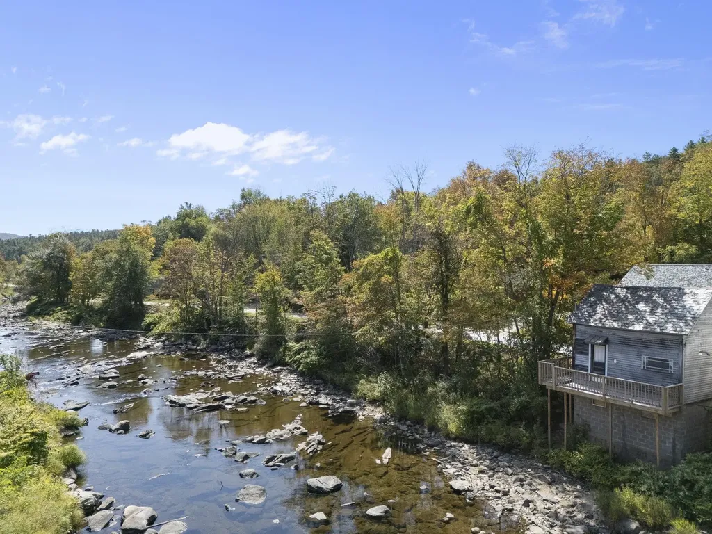 33 West River Street Londonderry VT 05155