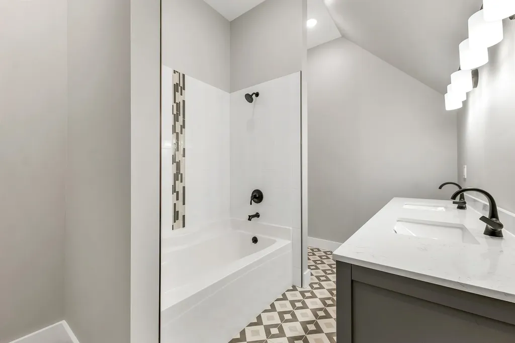 18 Woodland Grove Road Conway NH 03818