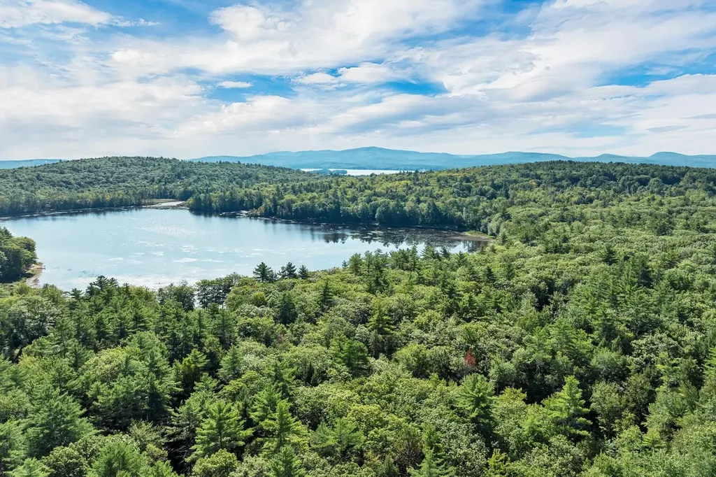 00 Beach Pond Road Wolfeboro NH 03894