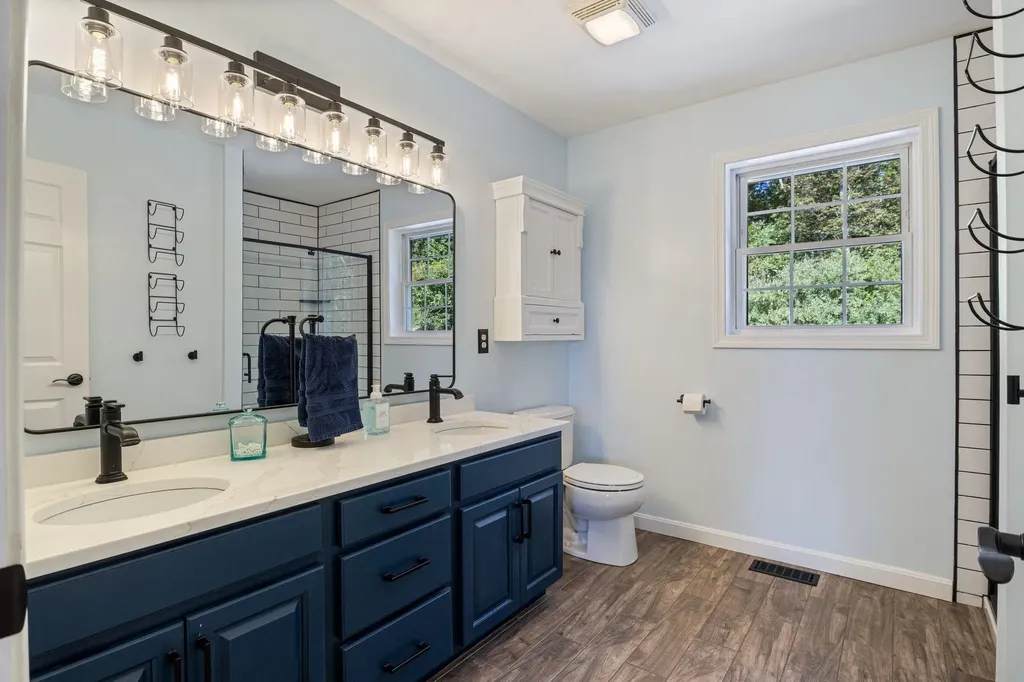8 Sherman Drive Raymond NH 03077