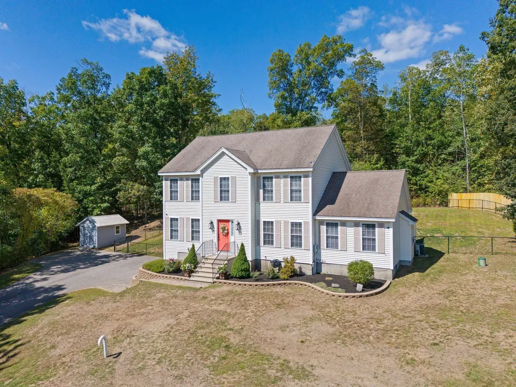 8 Sherman Drive Raymond NH 03077