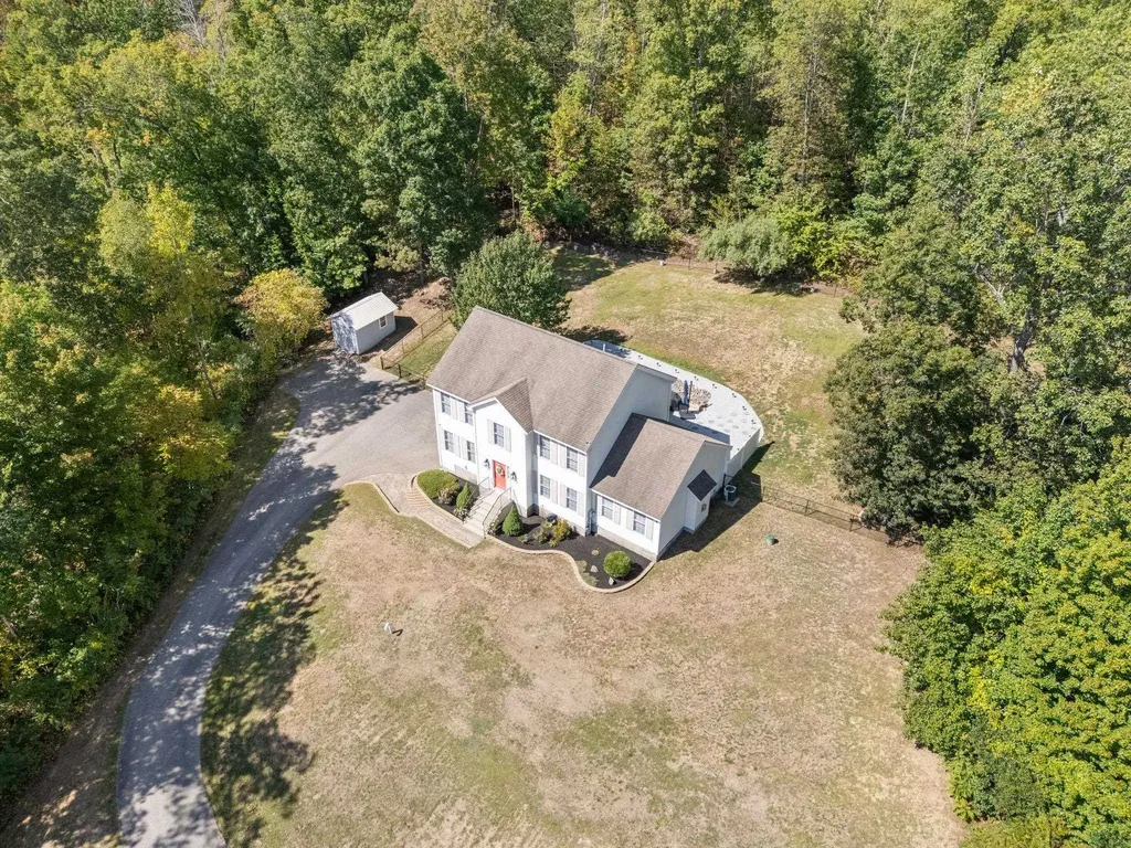 8 Sherman Drive Raymond NH 03077