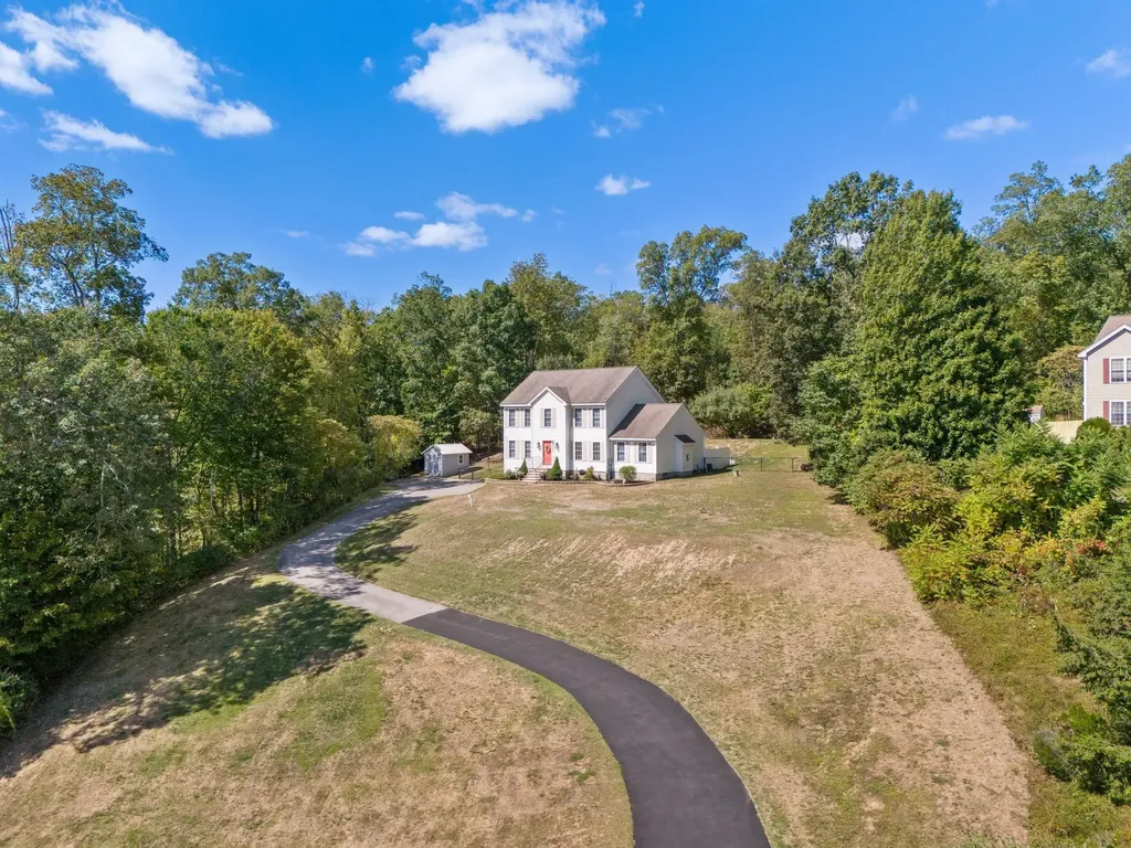 8 Sherman Drive Raymond NH 03077