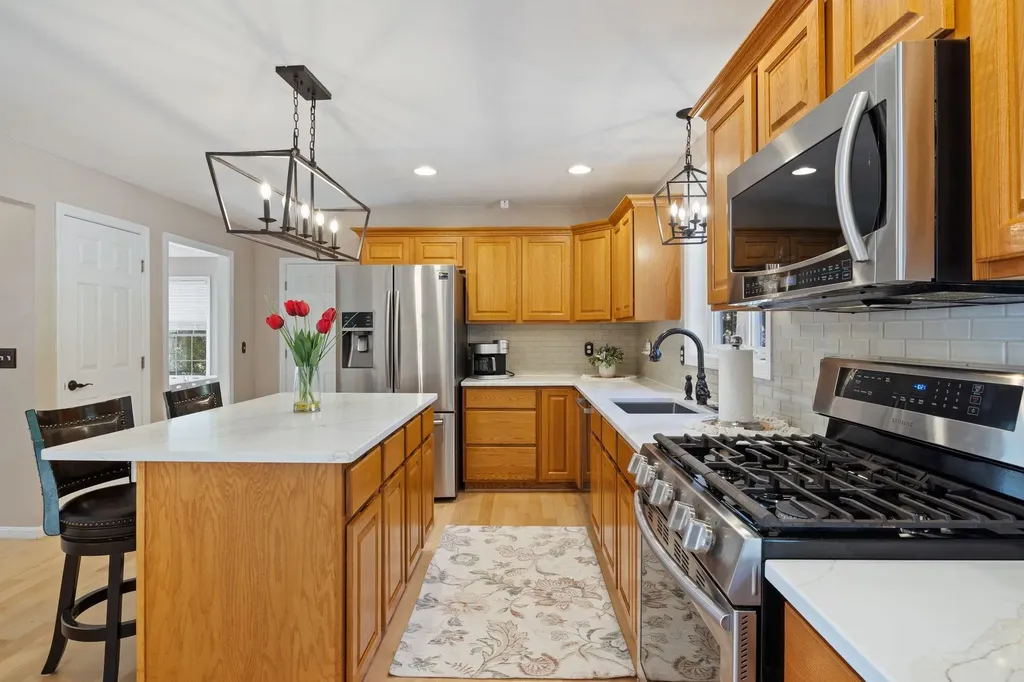 8 Sherman Drive Raymond NH 03077