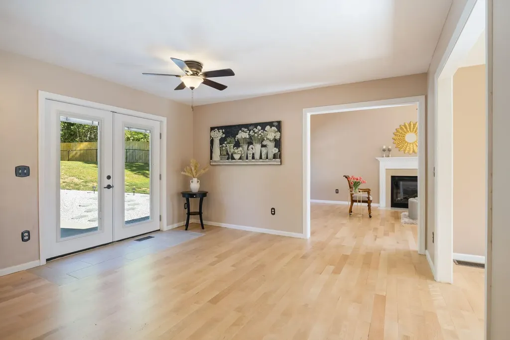 8 Sherman Drive Raymond NH 03077